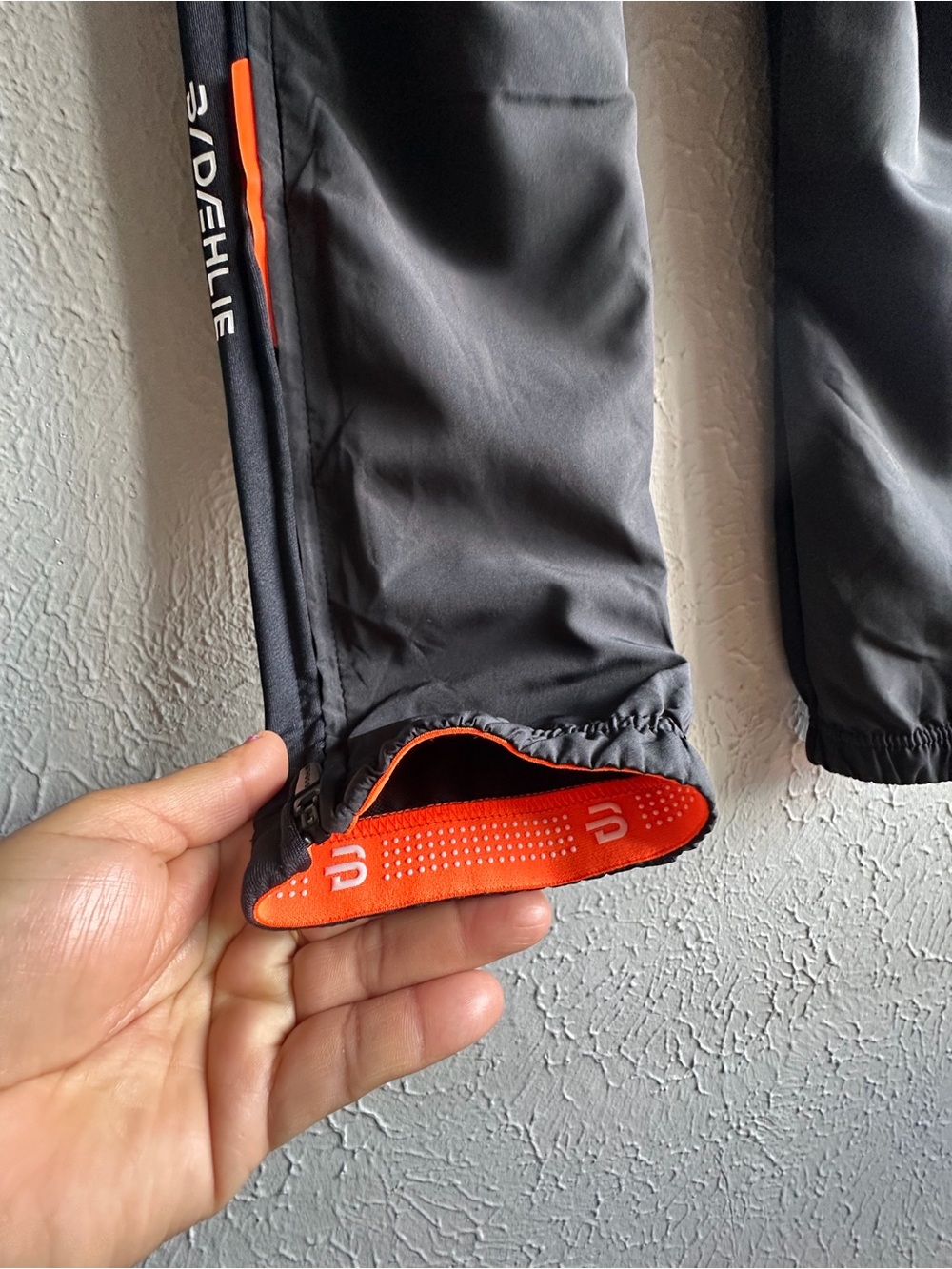 Dæhlie Winner 3.0 Women's Ski Pants Black Orange
Drawstring Size M. - Picture 11 of 16